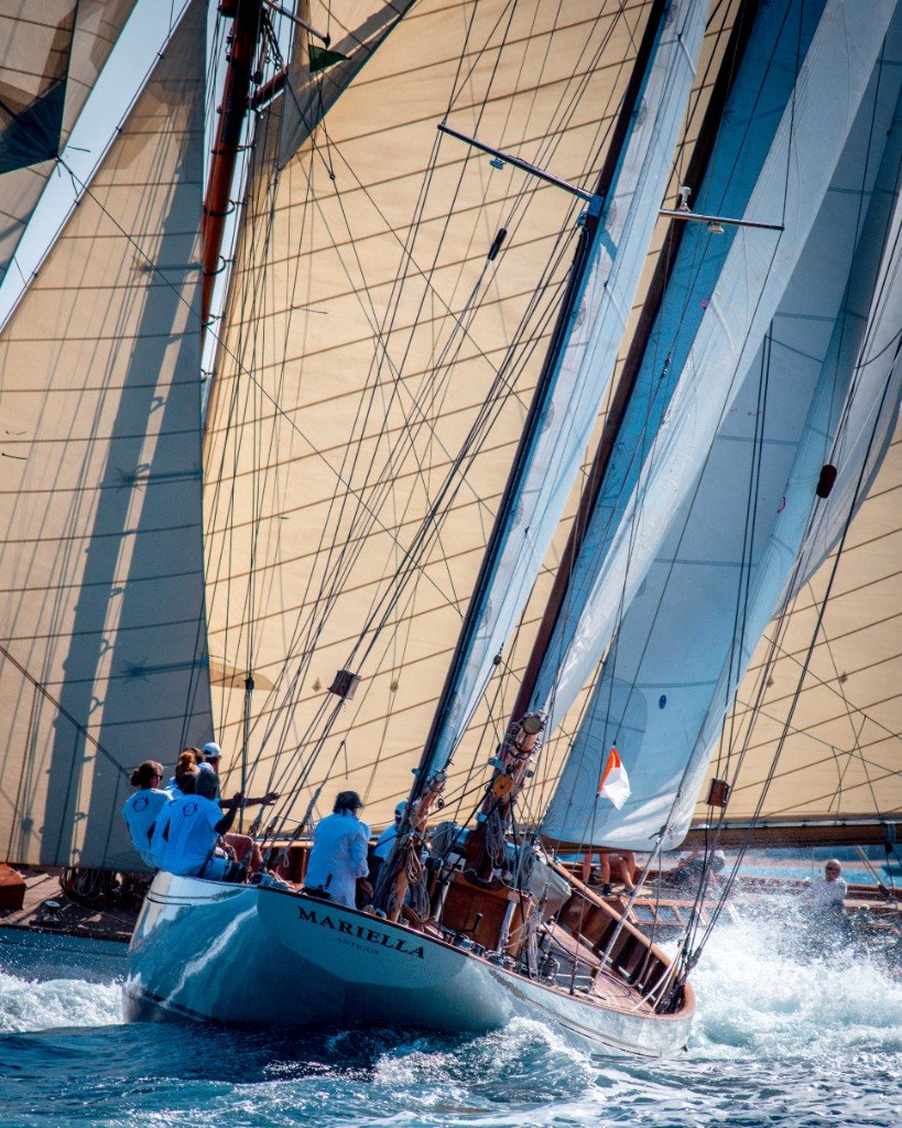 Mariella sous voiles, largué au vent
